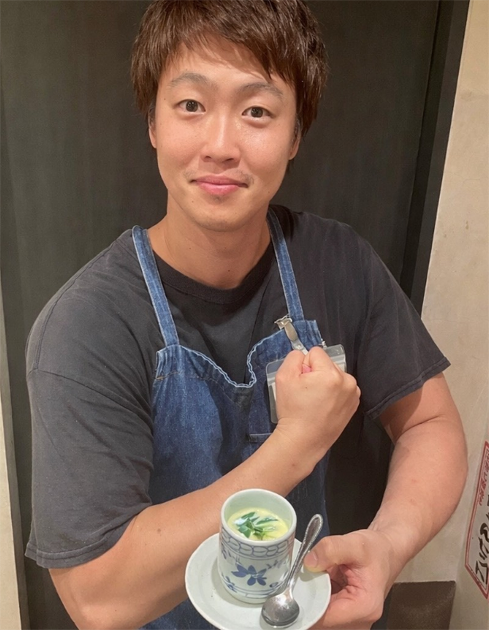 スタッフ顔写真